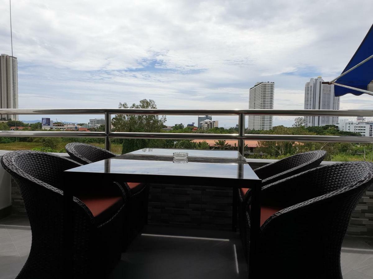 Villa Germania Pattaya Exterior foto